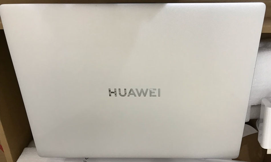 /uploads/image/2024/05/20/202405201104682938_f1a30a762bfcfd9880b9a41f37be5d5c.jpg matebook D14 A面.jpg